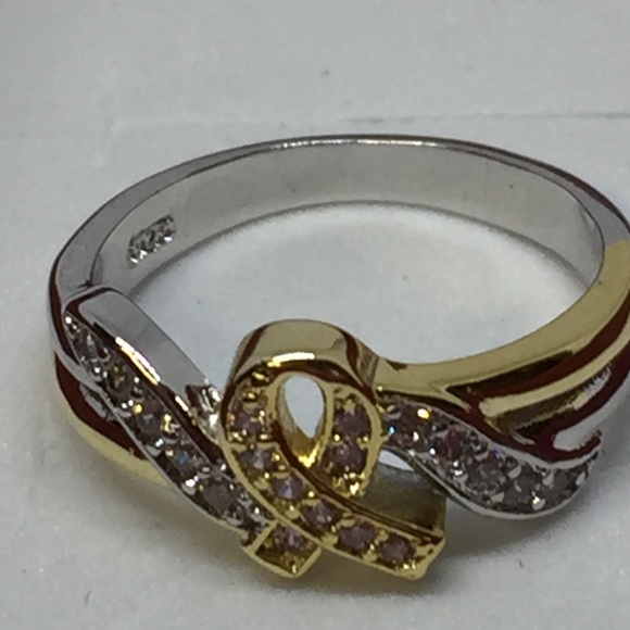 NEW "Hope" Zircon Bow Shaped Ring - Picture 6 of 6